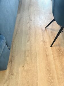 Quick-Step MJ3550 Dąb pustynny naturalny jasny laminat