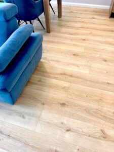 Quick-Step MJ3550 dąb pustynny naturalny jasny laminat