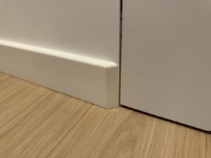 Listwa Mardom Decor durofit biała 15/100/2400