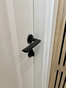 Klamka Infinity Line Stinger w kolorze czarnym