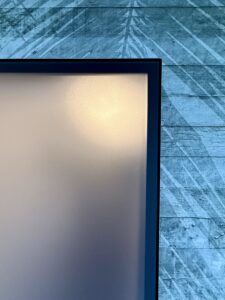 Drzwi Eclisse aluminiowo-szklane w kolorze Tabacco, szklenie satyna brąz wysokość 2250